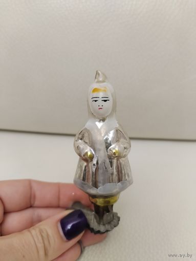 Елочная игрушка Девочка в пальто