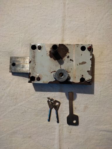 Замок гаражный, 2 ключа. См. описание.