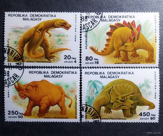 Марки Мадагаскар 1988 год Динозавры