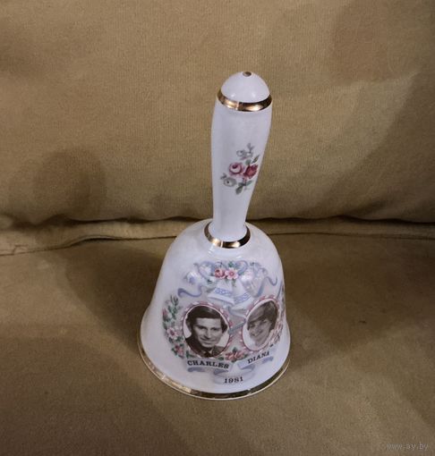 Колокольчик памятный Свадьба Принц Чарльз и Диана фарфор Англия 1981 г