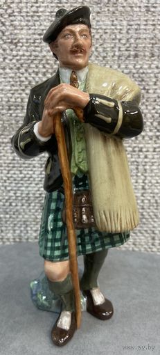 Фарфоровая статуэтка Royal Doulton Шотландец. 1970 год. Высота 20 см