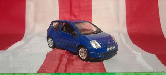Машинка (модель) Welly Citroen C2 2003 примерно 1:43