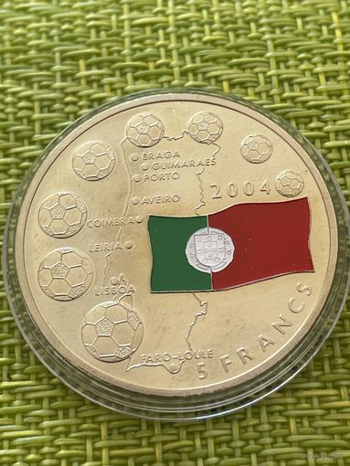 Конго 5 франков 2003 г ( ЧЕМПИОНАТ ЕВРОПЫ ПО ФУТБОЛУ В ПОРТУГАЛИИ , В КАПСУЛЕ 33мм )