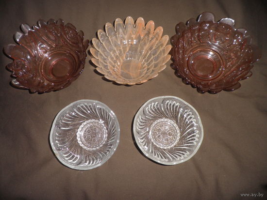Салатницы,конфетницы,времён СССР,цветное стекло,5 шт.С рубля