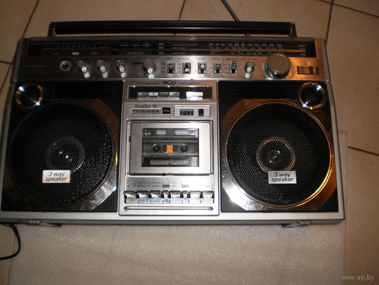 Магнитола " TOSHIBA BomBeat16 " RT-8890S Япония Оригинал 1980 г.