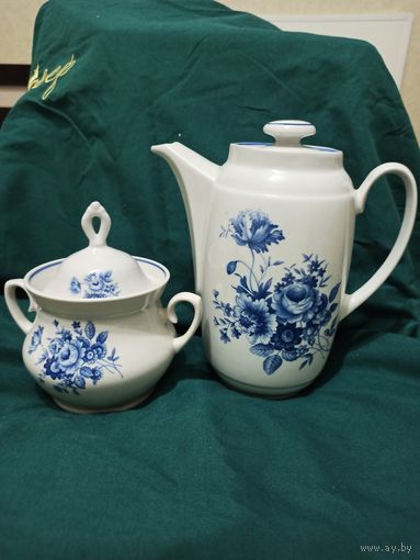Винтажный, фарфоровый чайник и сахарница Минского фарфорового завода.