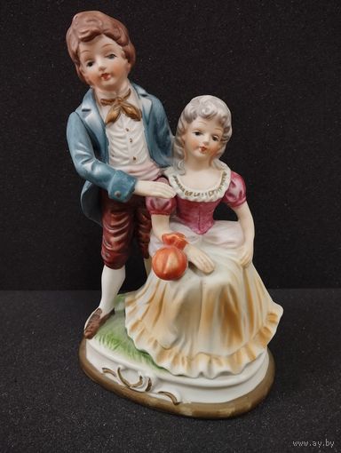 Статуэтка фарфоровая  Влюблённые, Европа
