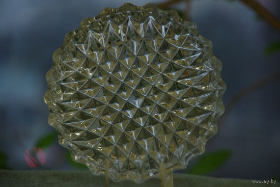 Ваза  ( диаметр 15 , высота 3,5 см )