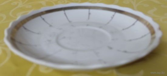 Блюдце эпохи СССР. Довбышевский фарфоровый завод (Довбыш), 1970-е гг