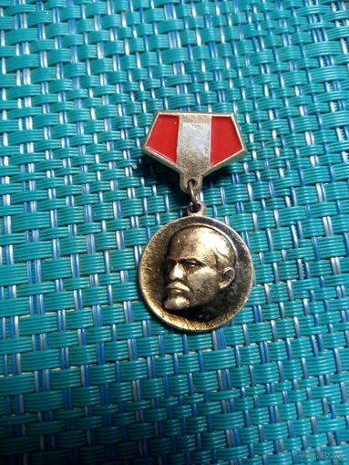Значок. Ленин.