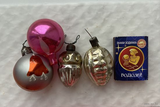 Лот елочных игрушек.