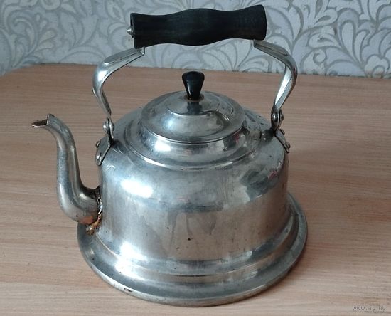 Чайник латунь Кольчугинский завод.Объем 2,5л