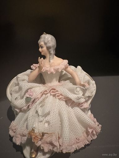 Статуэтка Дама Кружевница Германия Дрезден антик