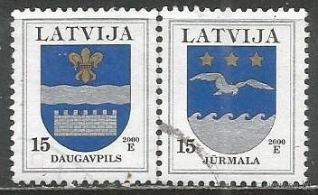 Латвия. Гербы г.Даугавпилс и г.Юрмалы. 2000г. Mi#521-22..