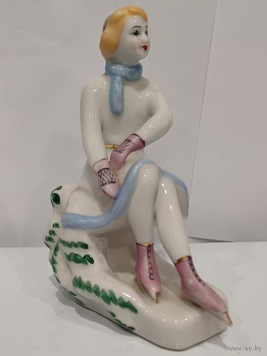 Все лоты с 1р.Девушка на коньках Раннее клеймо