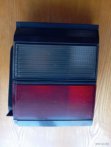 Фонарь задний внутренний правый Volkswagen Passat B3, оригинал