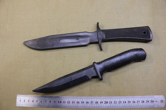 Ножи тренировочные, резина. одним лотом. Распродажа коллекции вещей. С РУБЛЯ! АУКЦИОН!