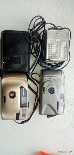 Фотоаппарат 2шт и фотовспышка одним лотом.