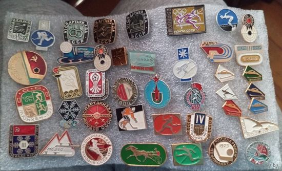 Лот значков-3