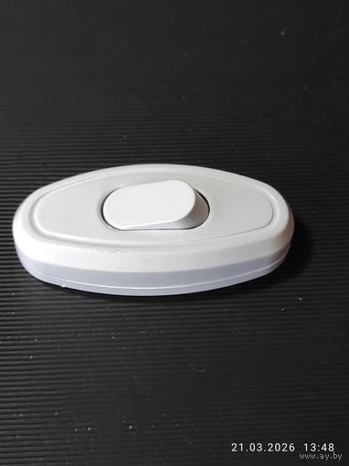 Выключатель проходной  белый для бра 6А/250В