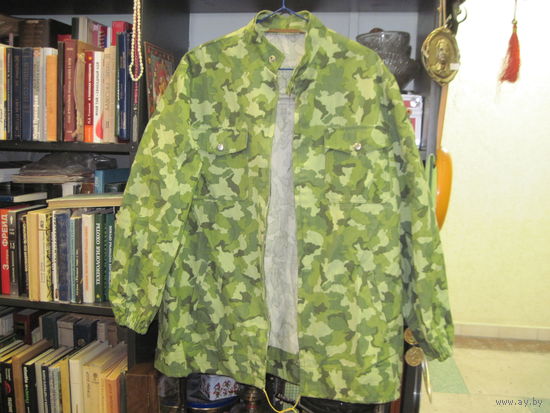 Куртка камуфлированная на 46/2 размер.