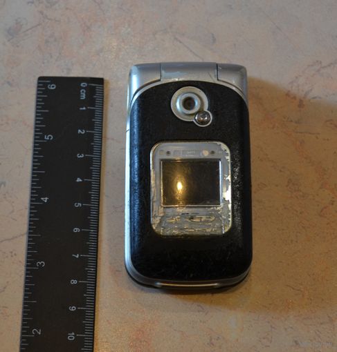 Мобильный телефон Sony Ericsson Z530i.