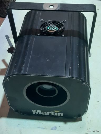Профессиональный световой прибор Martin Robocolor Pro 400