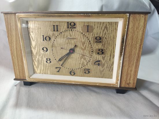 Часы настольные Молния. Механика. 70-е гг. В работу мастеру.