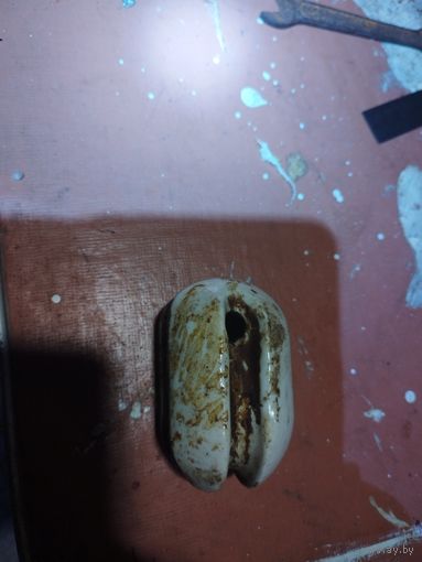 Изолятор такелажный орешковый