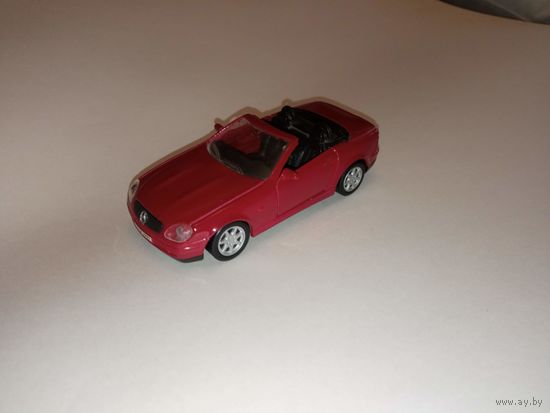 Mercedes Benz SLK 230 1:35 Maisto