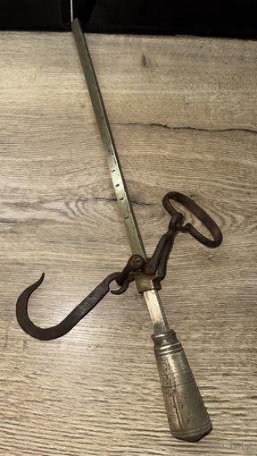 Безмен старинный.