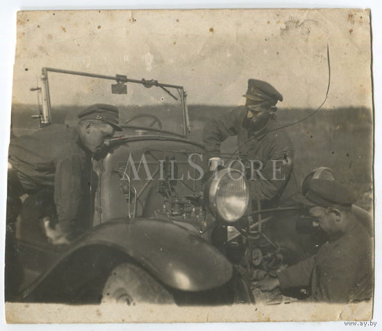 Полевой ремонт Газ-А. Учения РККА, 1932-й год.