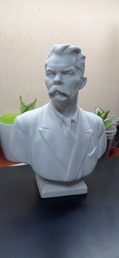 КОЛЛЕКЦИОННАЯ ФАРФОРОВАЯ СТАТУЭТКА БЮСТ ГОРЬКИЙ ЛФЗ БИСКВИТ ОРИГИНАЛ  .  Распродажа Коллекции !!! . Экспресс  Аукцион с рубля без МПЦ   .Много лотов в продаже .