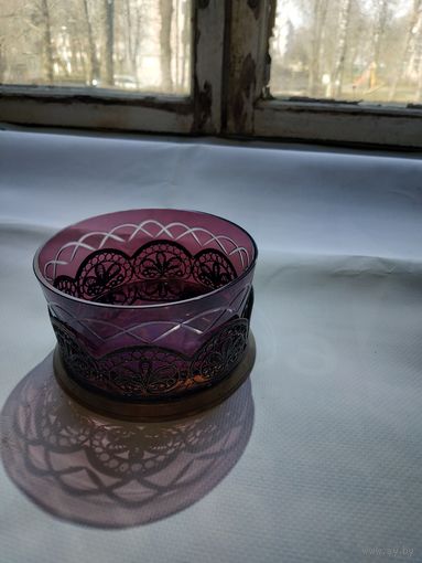 Конфетница скань ,марганцевое стекло,СССР.