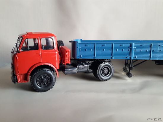 МАЗ-504+п/п МАЗ-9380 (81) НАП 1:43. Обмен возможен. Наш Автопром
