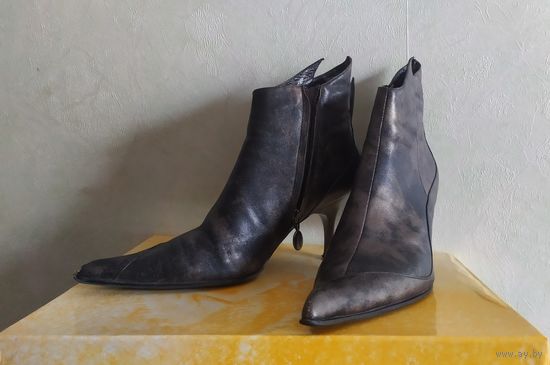 Фирменные полусапжки