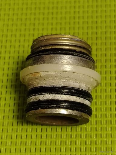 Гайка для крепление гусака