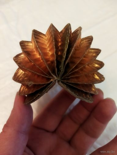 Бомбаньерка золотистая елочная игрушка