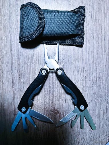 Мультитул брелок плоскогубцы 7см складной (10 в 1) Новый