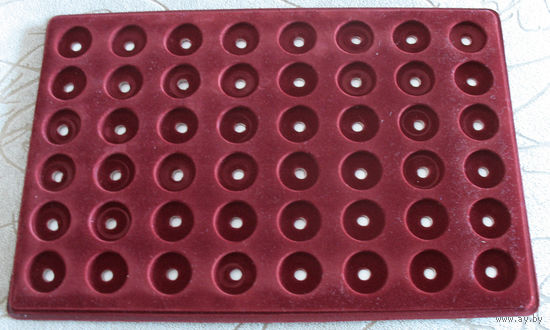 Планшет для пуговиц, 48 ячеек, б/у, отличное состояние