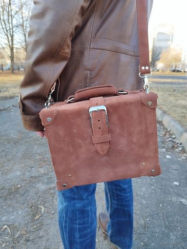 Сумка -кейс.