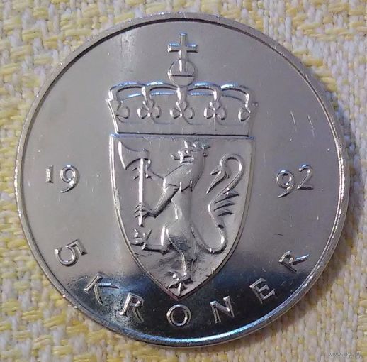 Норвегия 5 крон 1992 (редкий тип), 11,50 г, 29,5 мм, медно-никелевая.  Краузе - KM# 437.