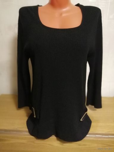 Красивая кофта с пряжками, на размер 48-52 .Замеры в описании.