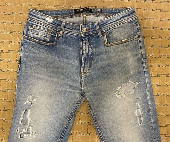Джинсы Bershka