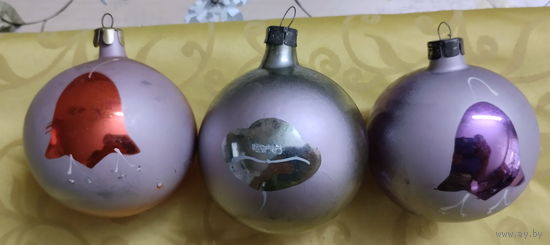 Елочный игрушки Шар с перьевым наполнттелем. 3 шт.