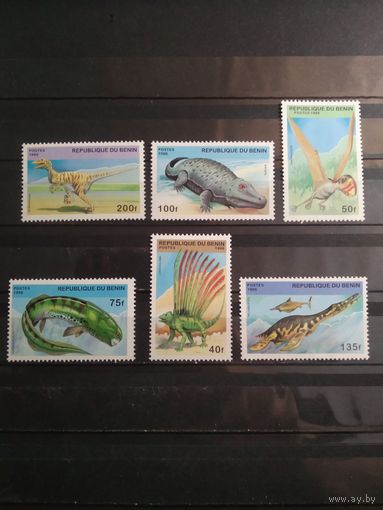 Бенин 1996 г. Динозавры.