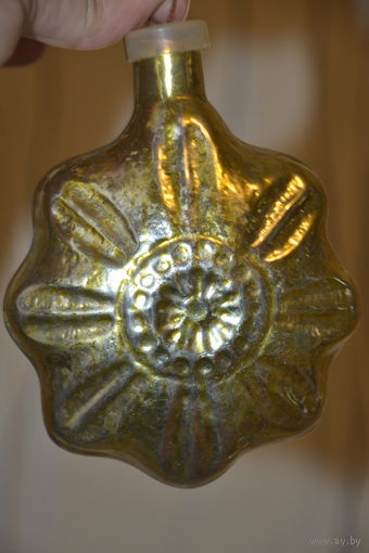 Цветок  Кремлевская игрушка Толстое стекло