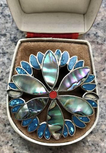 Кулон. Брошь-кулон