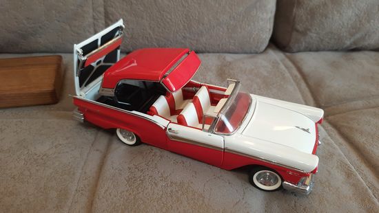 FORD Fairlane 500 SkyLiner 1957 года, 1/24, от Franklin Mint