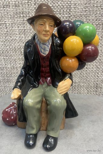Винтажная статуэтка "Продавец шаров". Фарфор, роспись, ручная работа. Royal Doulton, Англия, 1954 год. Высота 19 см